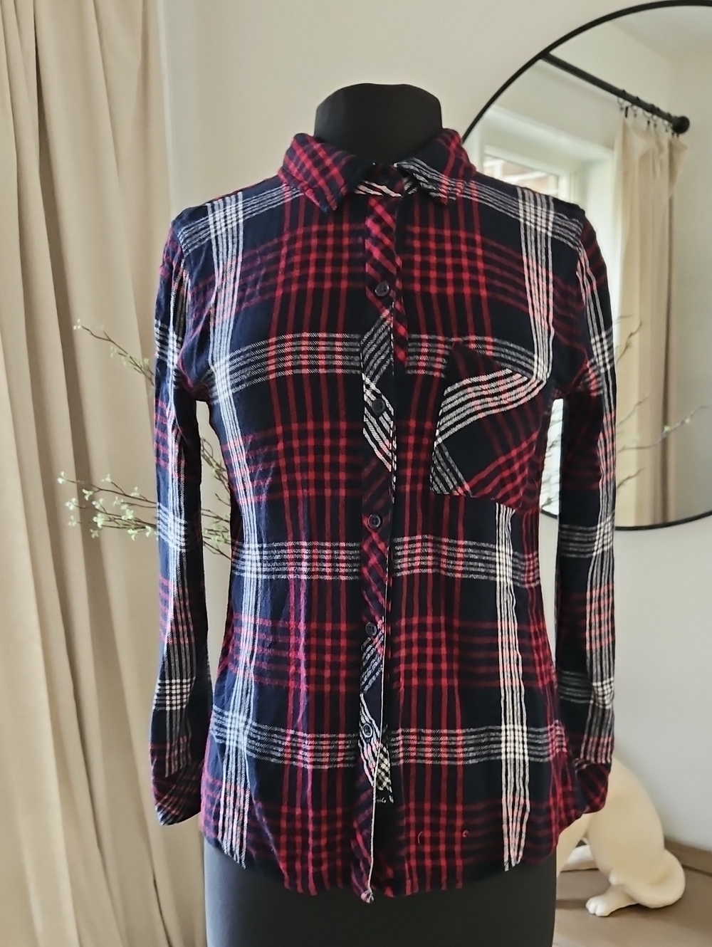 RAILS Women’s Red and Navy Plaid Button-Up Shirt. Size S